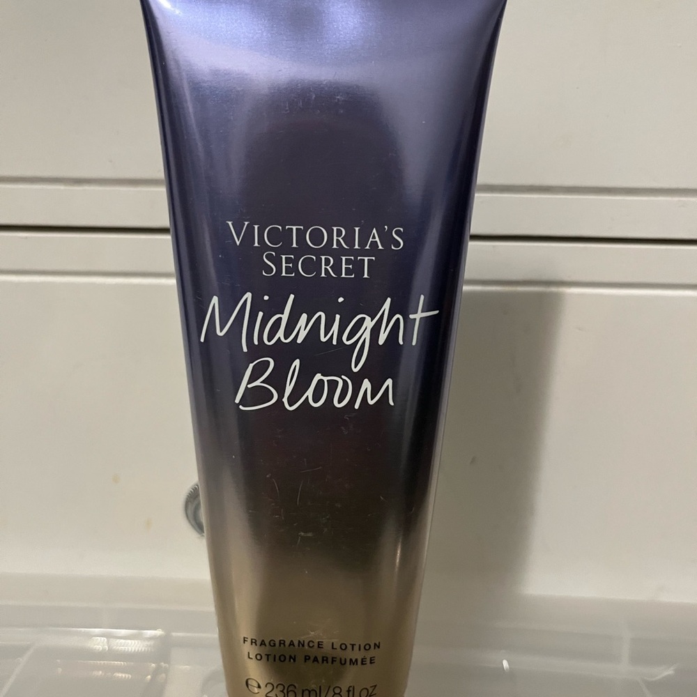 Victoria's Secret Midnight Bloom Fragrance Lotion FullSize